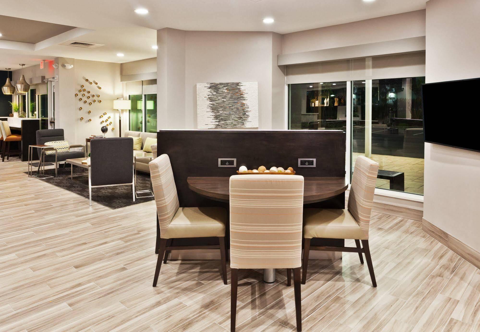 Towneplace Suites By Marriott Montgomery Eastchase Экстерьер фото
